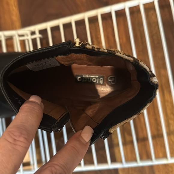 WOMANS BLONDO BLACK LEATHER AND LEOPARD BOOTIES SHORT BOOTS 10 M - Picture 8 of 12